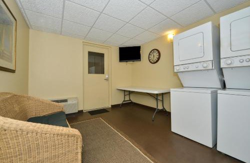 Downtown Branson Hotel | Best Western Plus Landing View Inn & Suites