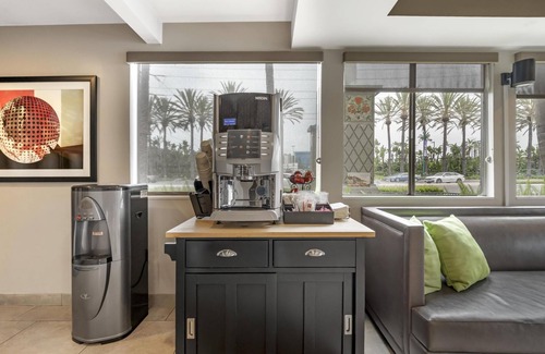 Southwest Anaheim Hotel | Best Western Plus Pavilions