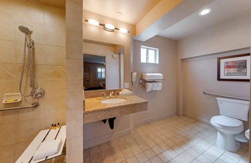 Southwest Anaheim Hotel | Best Western Plus Pavilions