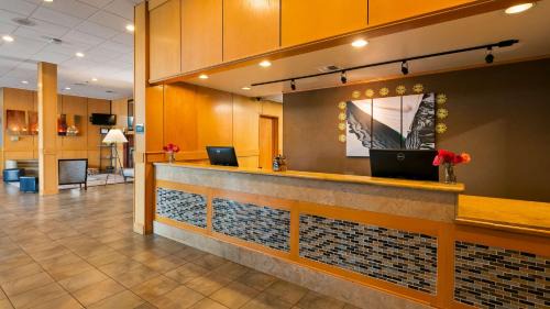Silverdale Hotel | Best Western Plus Silverdale Beach Hotel