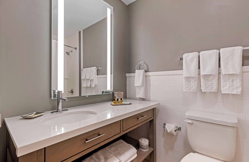 Waterloo Hotel | Best Western Plus Waterloo & Cedar Falls