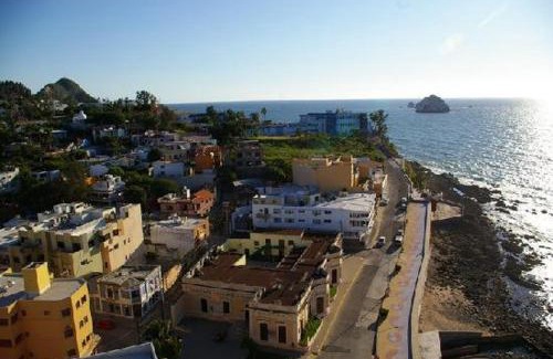 Downtown Mazatlan Hotel | Best Western Posada Freeman