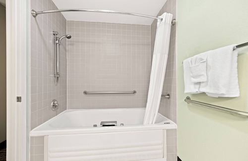 Walnut Street Hotel | Best Western Route 66 Rail Haven