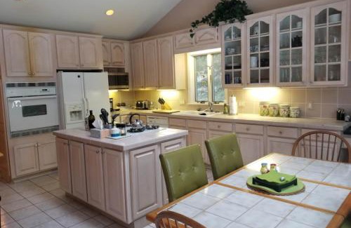 Thompsonville House | Betsie Woods