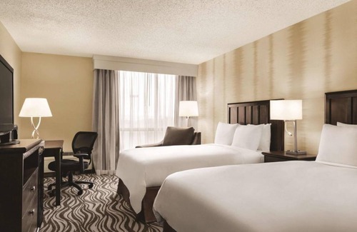 Fort Worth Hotel | Better Choice for your Vacation! 3 Comfortable Units, Free Parking, Indoor Pool