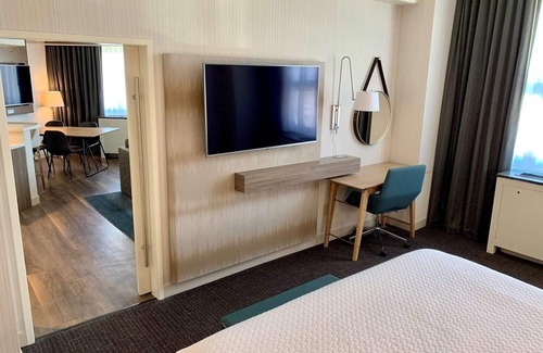 Downtown Columbus Hotel | Better Choice For Your Vacation! Pet-Friendly, Near Victorian Village