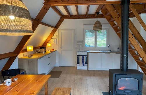 Kerlaz Ski Chalet | Between land and sea, an unusual cottage in a rural setting
