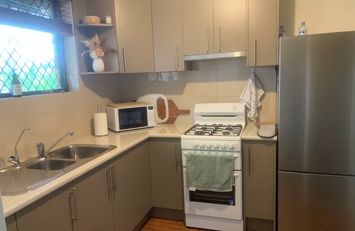 Underdale Villa | Between the City & the Sea and 5 mins to the airport.