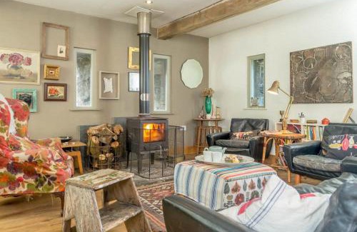 Machynlleth House | Beudy-Mach