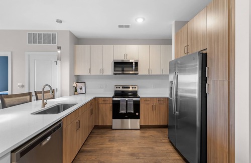 The Gulch Apartment | Beverly Hills Penthouse Suite