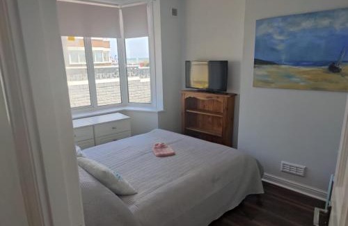Bexhill-on-Sea House | Bexhill Beautiful Sea Front Bungalow