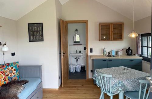 Breitbrunn a. Chiemsee House | Bezauberndes Tiny House im Grünen