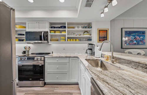Gasparilla Island Condo | BG North 54, a charming 2-bedroom condo in Boca Grande with stunning Gulf views.