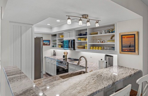 Gasparilla Island Condo | BG North 54, a charming 2-bedroom condo in Boca Grande with stunning Gulf views.