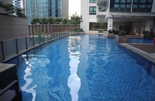 Guadalupe Nuevo Condo | BGC Chic Convert-able 1-bedroom condo in Prime location