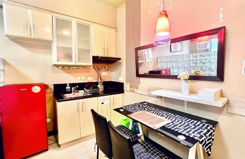 Pinagsama Apartment | BGC McKinley Center Prime Accommodations