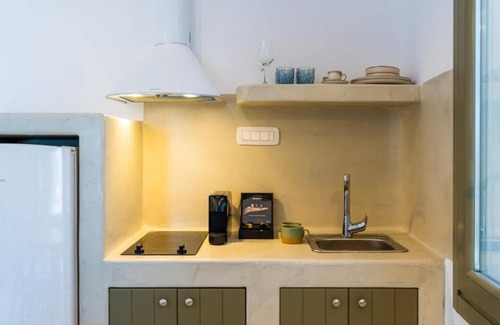 Messaria Apartment | BH072 - C - Suite Santorini
