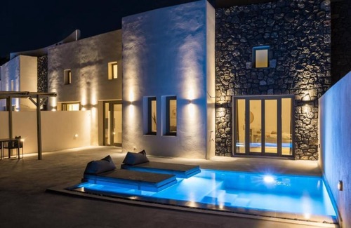 Messaria Apartment | BH072 - C - Suite Santorini