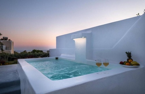 Megalochori Apartment | BH534 - C - Suite Santorini