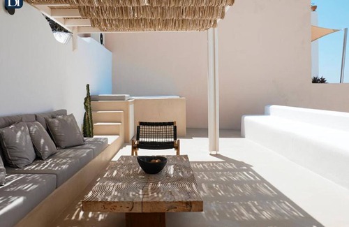 Fira Apartment | BH551 - C - Suite Santorini