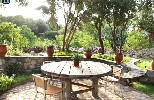 Ikaria House | BH685 - C - Room Ikaria
