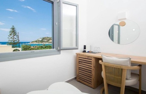 Kini Apartment | BH784 - C - Suite Syros