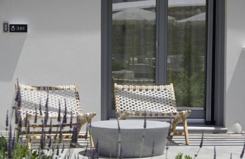 Kini Apartment | BH835 - C - Suite Syros