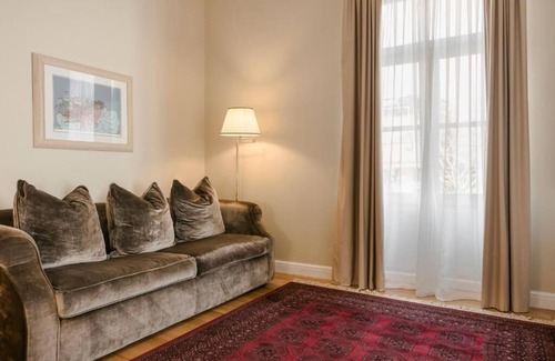 Koukaki Apartment | BHA035 - C - Suite Athens