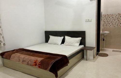 Shri Madhopur Hotel | BHAI BHAI GUEST HOUSE