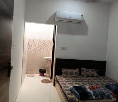 Shri Madhopur Hotel | BHAI BHAI GUEST HOUSE