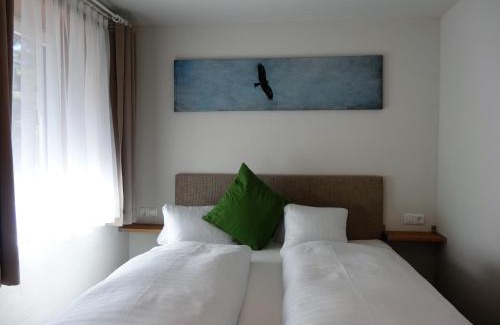 Schonbach Bed & Breakfast | Bhome Gästehaus b&b/Apartments