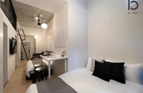 Hiroshima City Centre Apartment | bHOTEL Nekoyard - Loft Studio 5 Min Walk to Peace Park