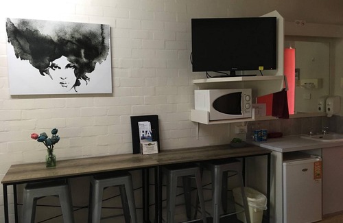 Hay Hotel | Bidgee Motor Inn