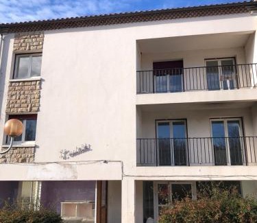 Cazaubon Apartment | Bienvenue à L'Oustalet - Studio 3
