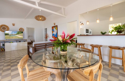 Le Robert Villa | Bienvenue à la Villa Physareve Votre Résidence 4 Chambres de Rêve en Bord de mer