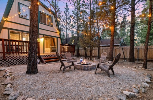 Woodlands Cabin | Big Bear Den - Great Cabin Far Enough From Town To Getaway And Fully Fenced Yard With Firepit 2 Bedroom Cabin