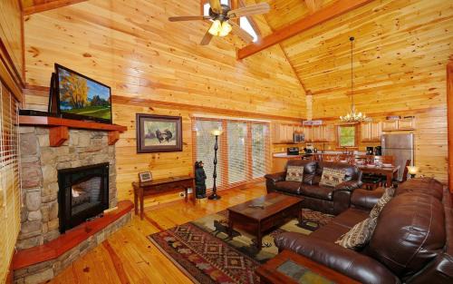 Gatlinburg - Pigeon Forge Villa | Big Bear Plunge