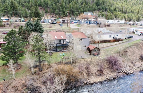 Downieville-Lawson-Dumont House | BIG FAMILY/Friends Mountains house/Hot Tub 24 hrs/Near I-70/River View/RAFTING.