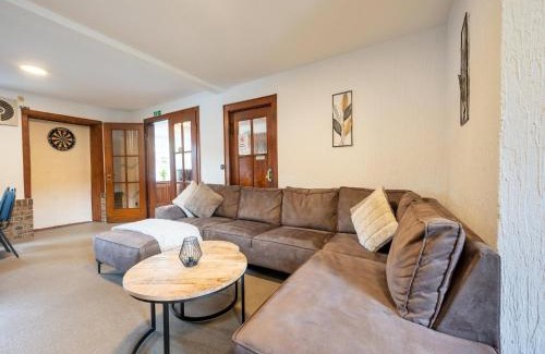 Schleiden House | Big Holiday Home near Monschau in the Eifel Nationalpark with a terrace and bar