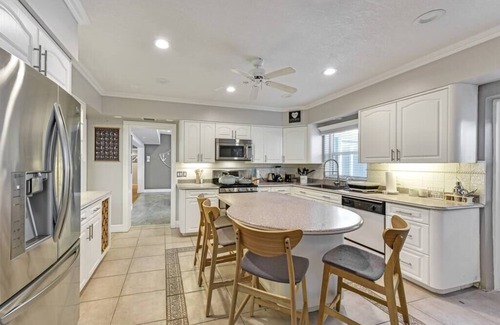 River Oaks Villa | Big House in Fort Lauderdale
