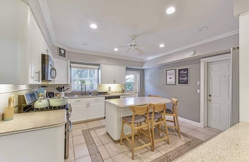 River Oaks Villa | Big House in Fort Lauderdale