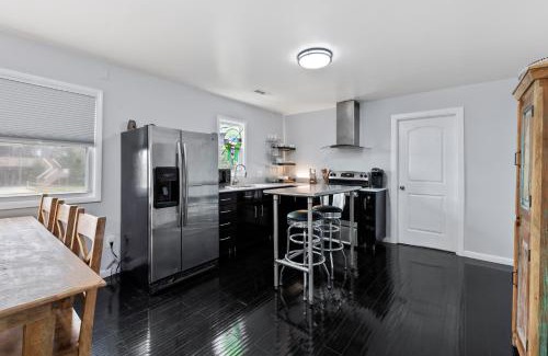 Avon House | Big Kahuna