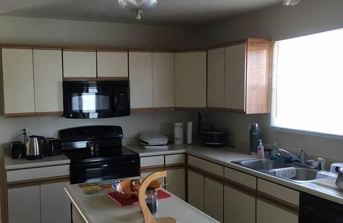 Indianapolis House | Big Master Suite * All-Inclusive * Lots of Storage