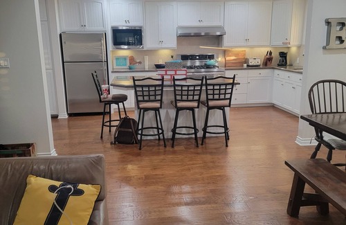 Oxnard Shores House | Big Relaxing Beach House 3 Bedrooms and a loft, less than 500 steps to the sand!