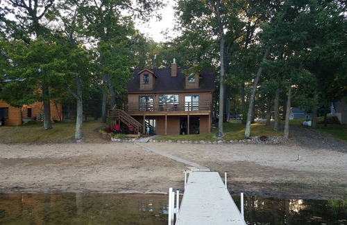 Baldwin House | Big Star Lake beach front home