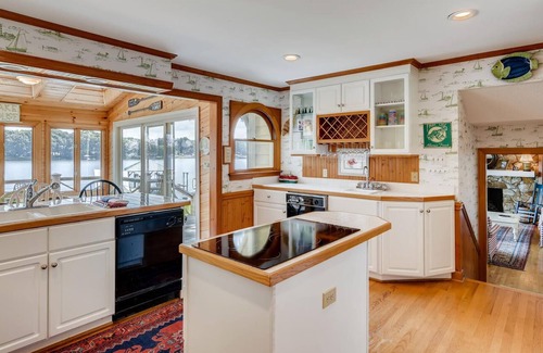 Troutman House | Big Water- Some of the BEST water views on Lake Norman!