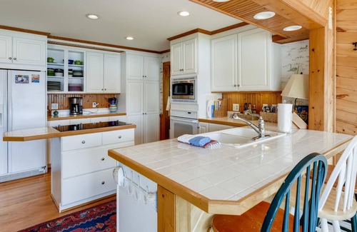 Troutman House | Big Water- Some of the BEST water views on Lake Norman!