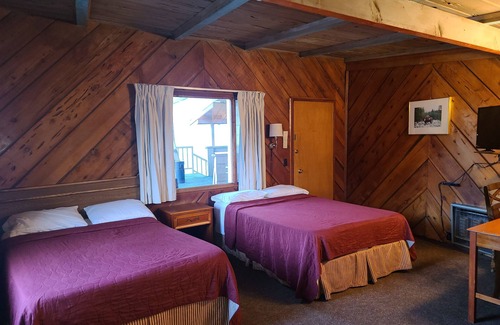 Willow Creek Hotel | Bigfoot Motel