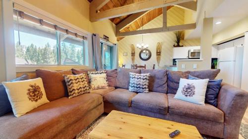 Majestic Pines Apartment | Bigwood #30 condo