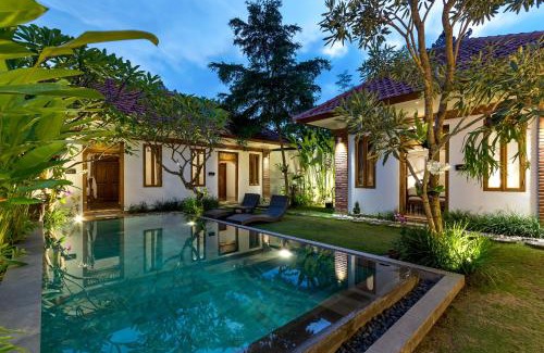 Nyuh Kuning Villa | Bijia Villa w Private Pool - Peaceful Quiet Luxury Villa - Near Monkey Forest